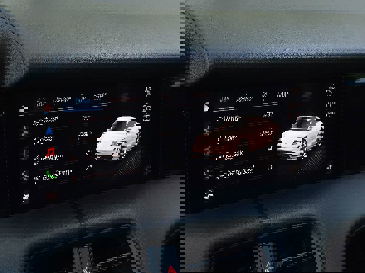 Used 2023 Porsche Taycan image 41