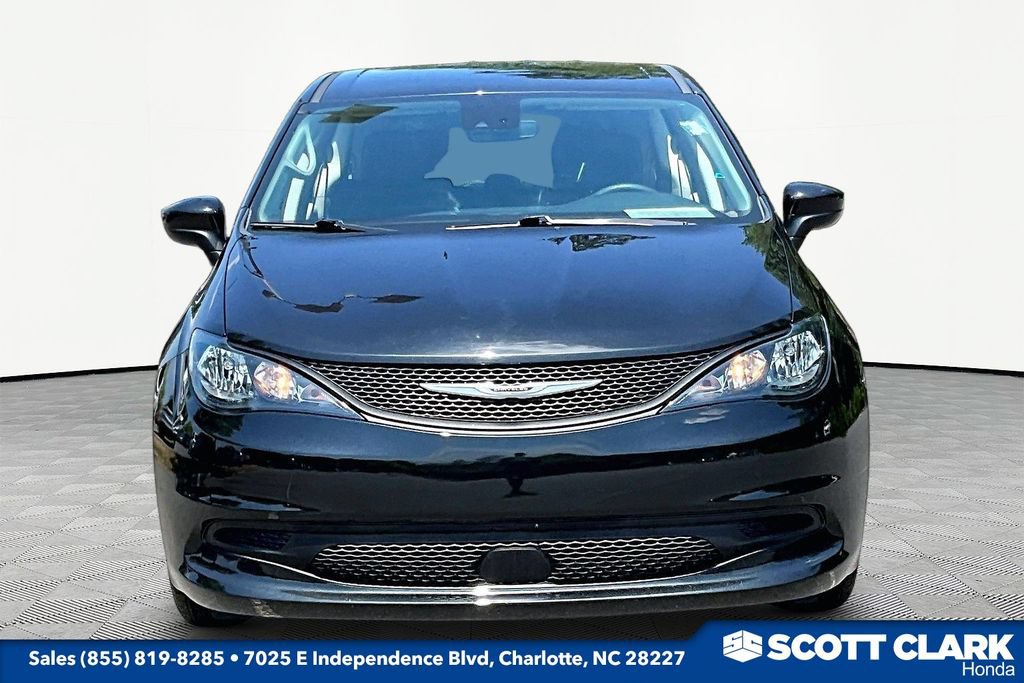Used 2023 Chrysler Voyager LX FWD video 2