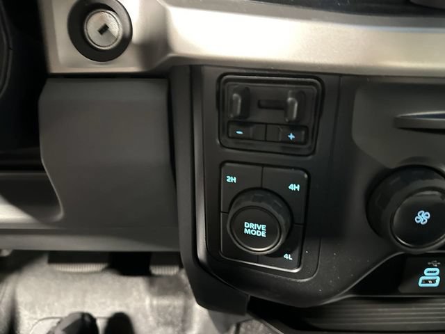 New 2023 Ford F550 4x4 Regular Cab Super Duty image 38