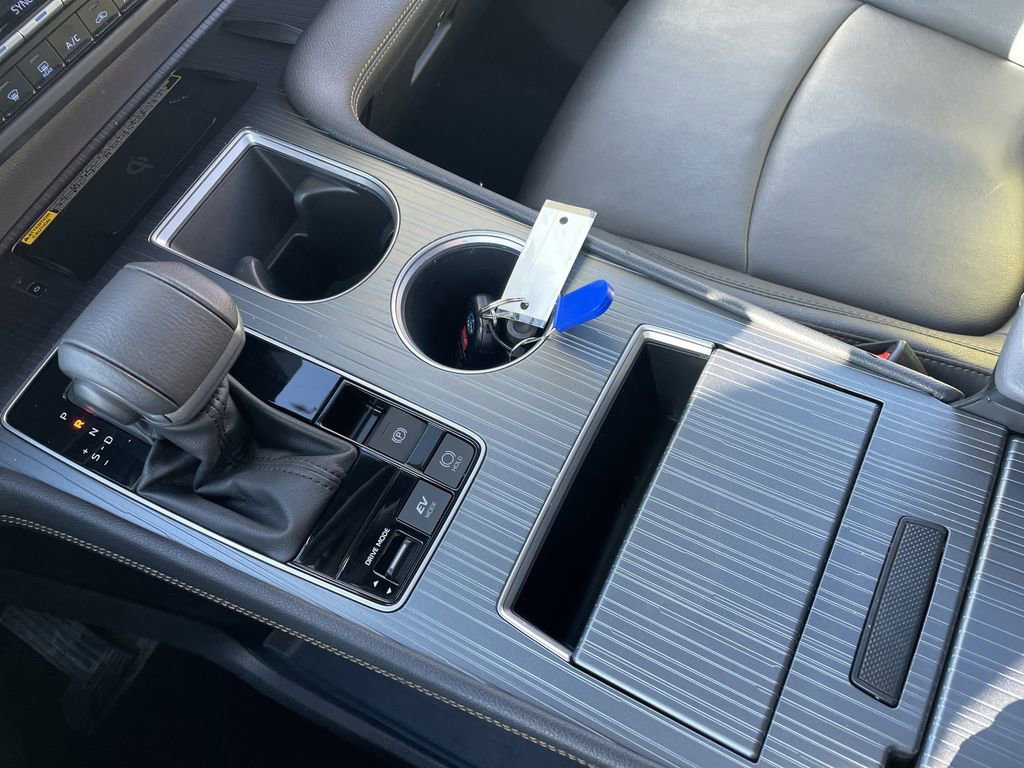 Used 2023 Toyota Sienna XLE Woodland Edition image 21