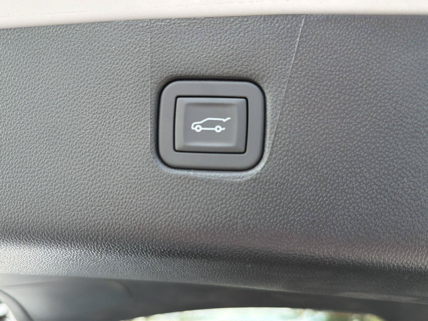 New 2026 Chevrolet Blazer LT w/ Sound & Technology Package FWD image 35