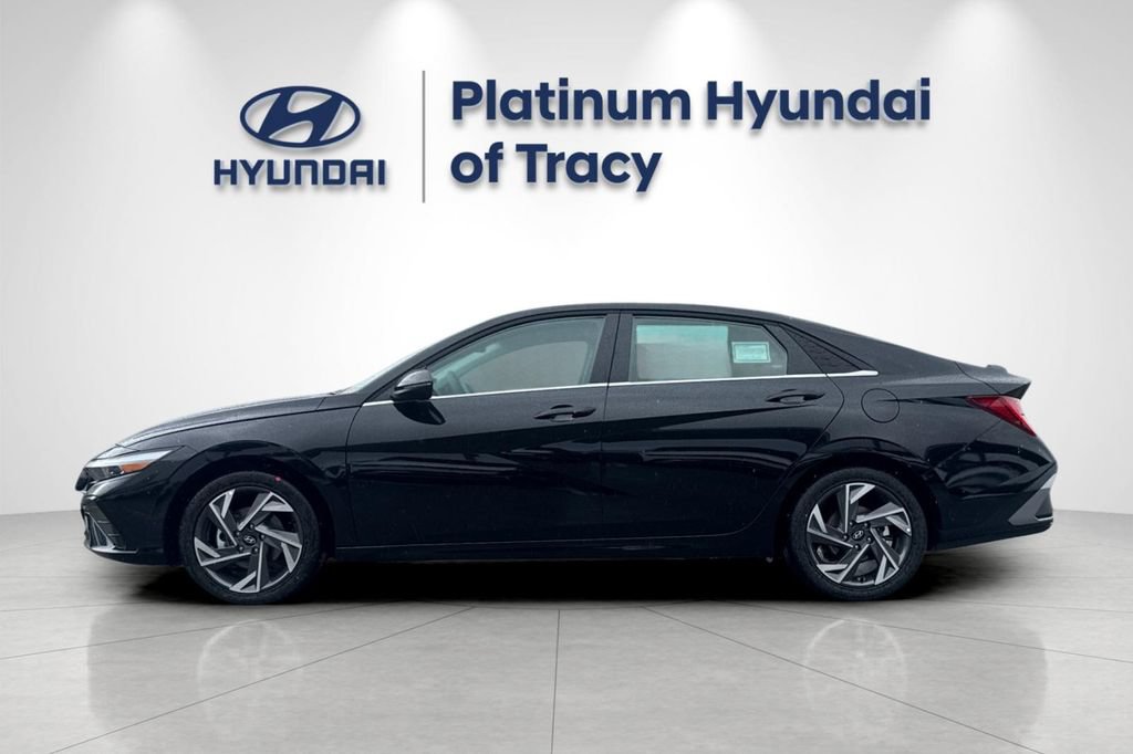 New 2026 Hyundai Elantra Limited FWD image 7