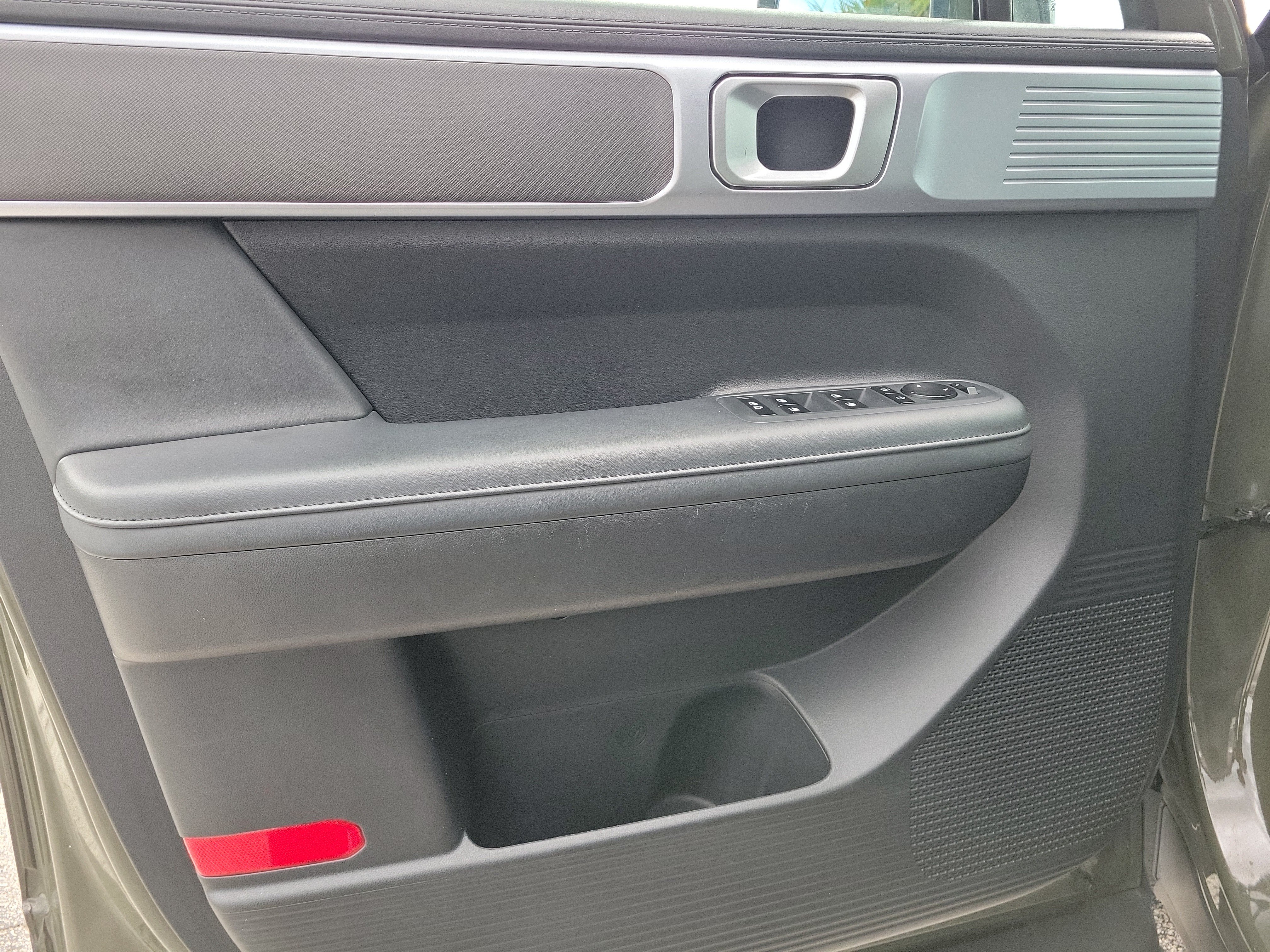 Used 2025 Hyundai Santa Fe SEL FWD image 11