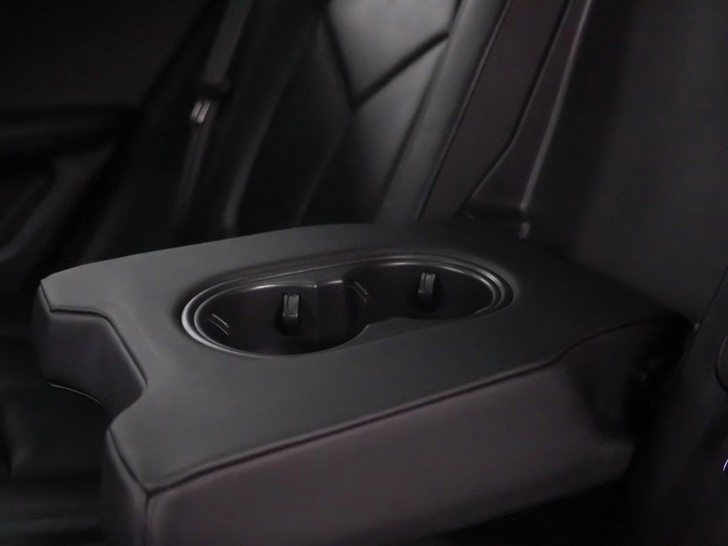 Certified 2025 Porsche Macan image 19