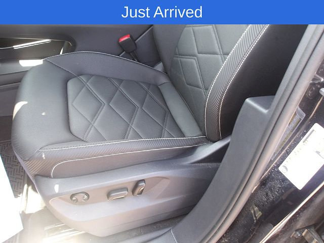 Used 2025 Volkswagen Atlas Cross Sport SE AWD/4WD image 14