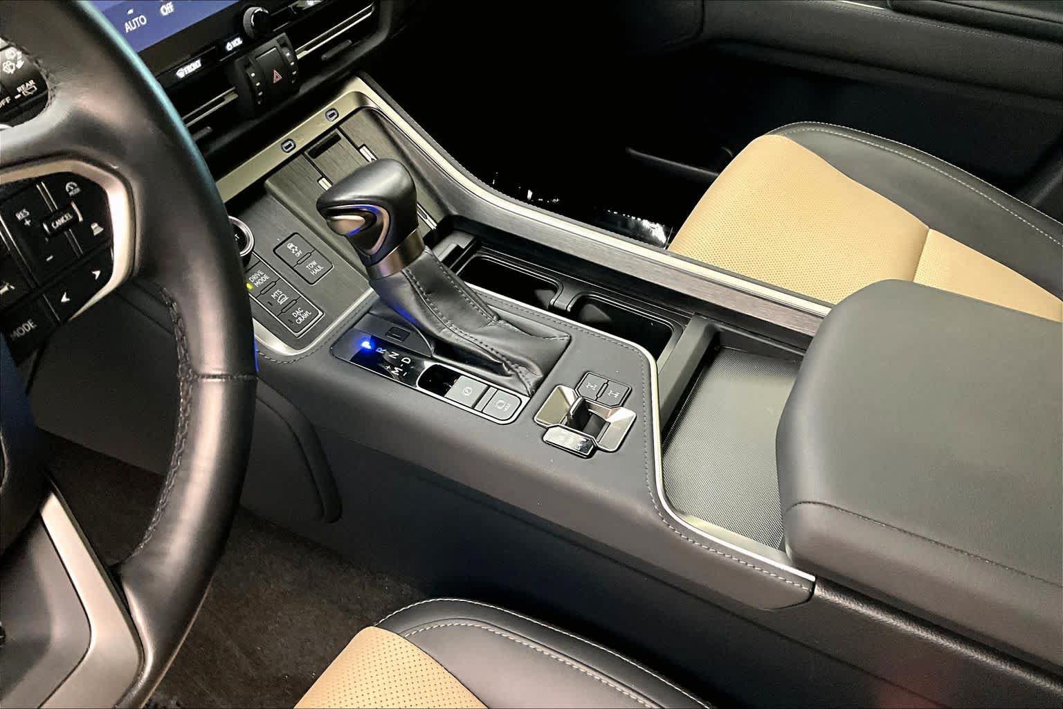 Used 2024 Lexus GX 550 AWD/4WD image 16