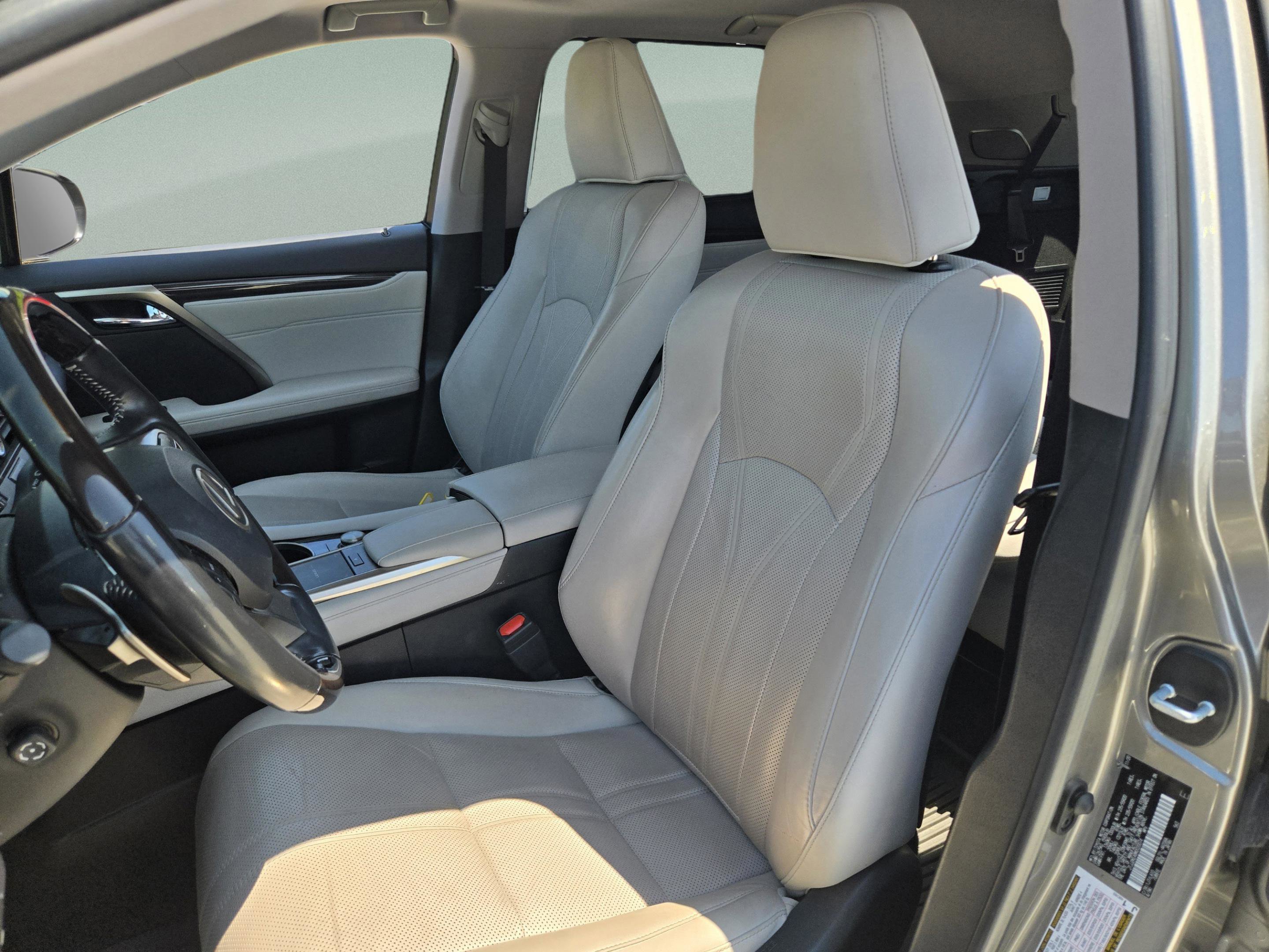Certified 2021 Lexus RX 350L Luxury w/ Accessory Package FWD image 27