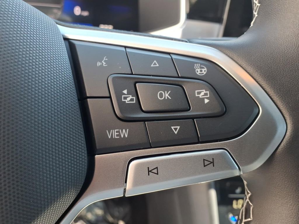 New 2026 Volkswagen Taos SE AWD/4WD image 17
