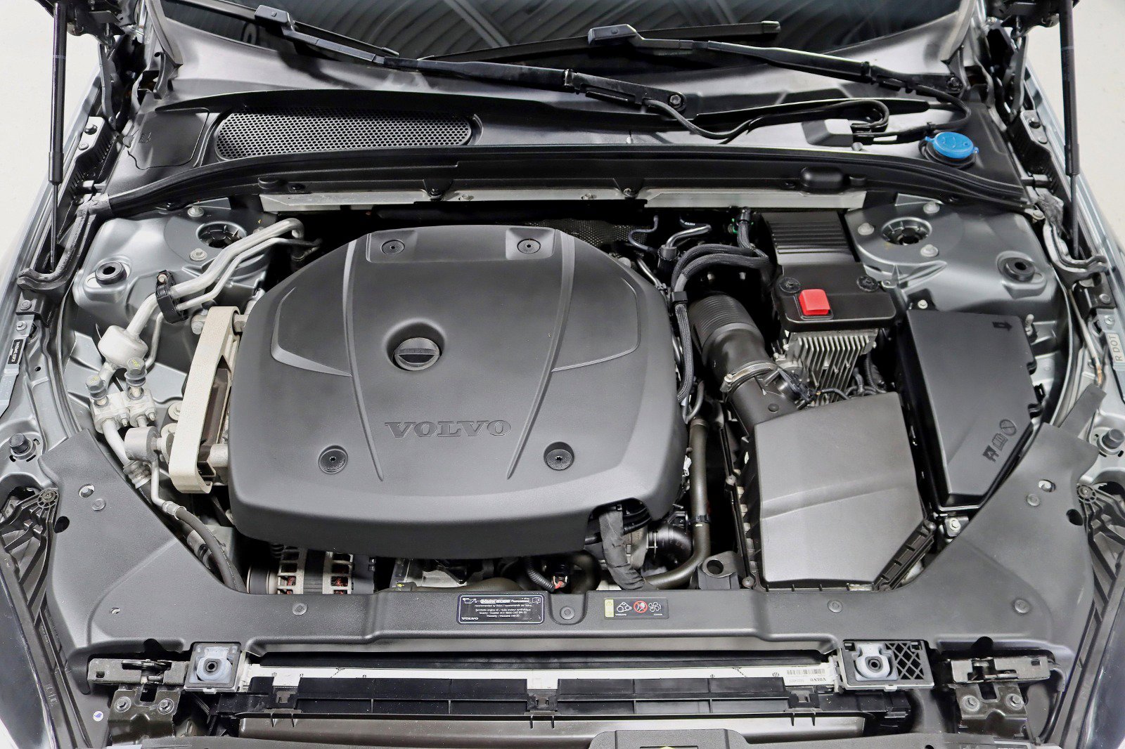 Used 2020 Volvo V60 T5 Cross Country image 39