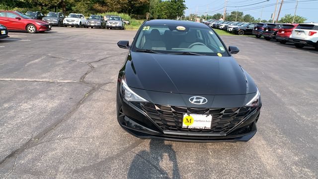 Used 2023 Hyundai Elantra SE FWD image 9