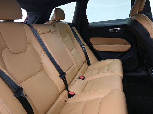Used 2023 Volvo XC60 B6 Ultimate w/ Climate Package image 35
