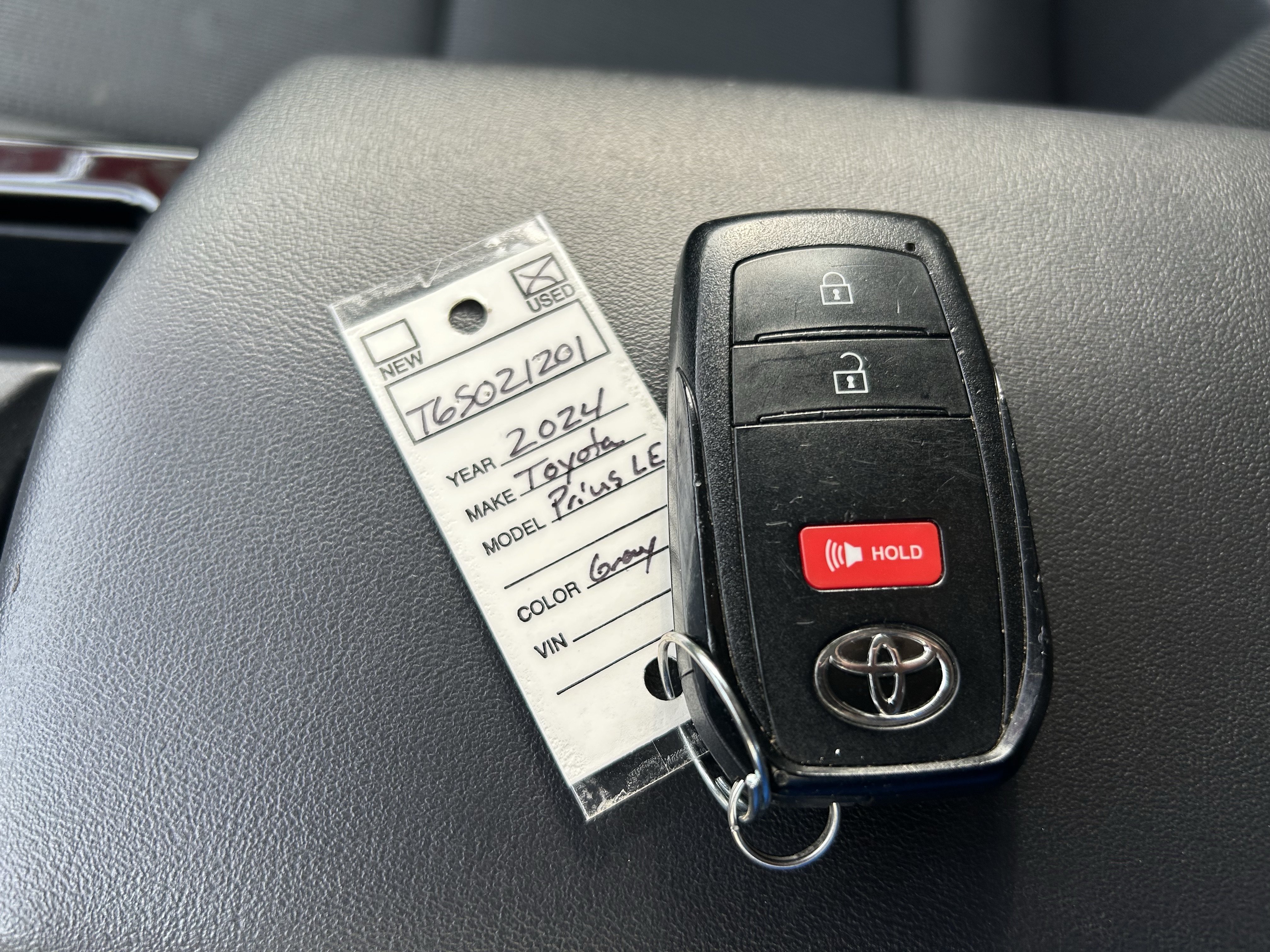 Used 2024 Toyota Prius LE FWD image 33