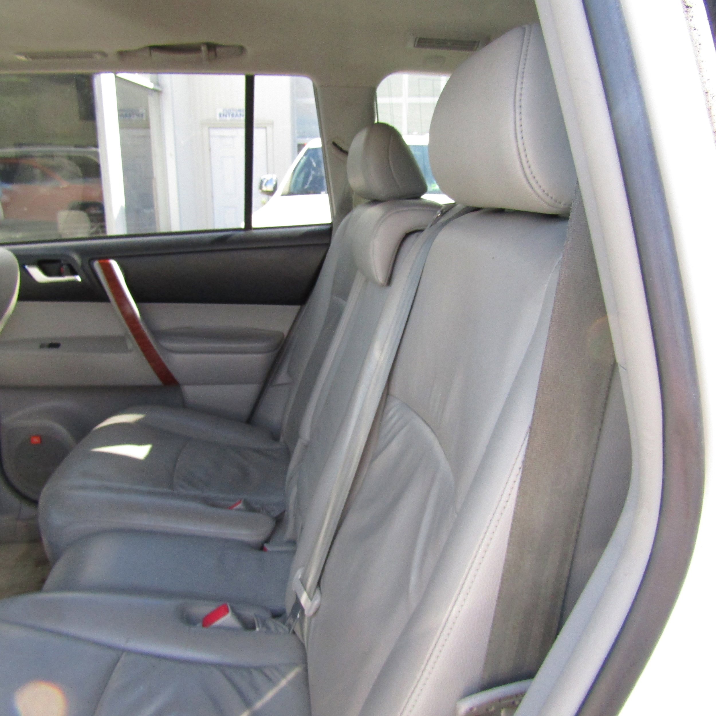Used 2010 Toyota Highlander Limited image 13
