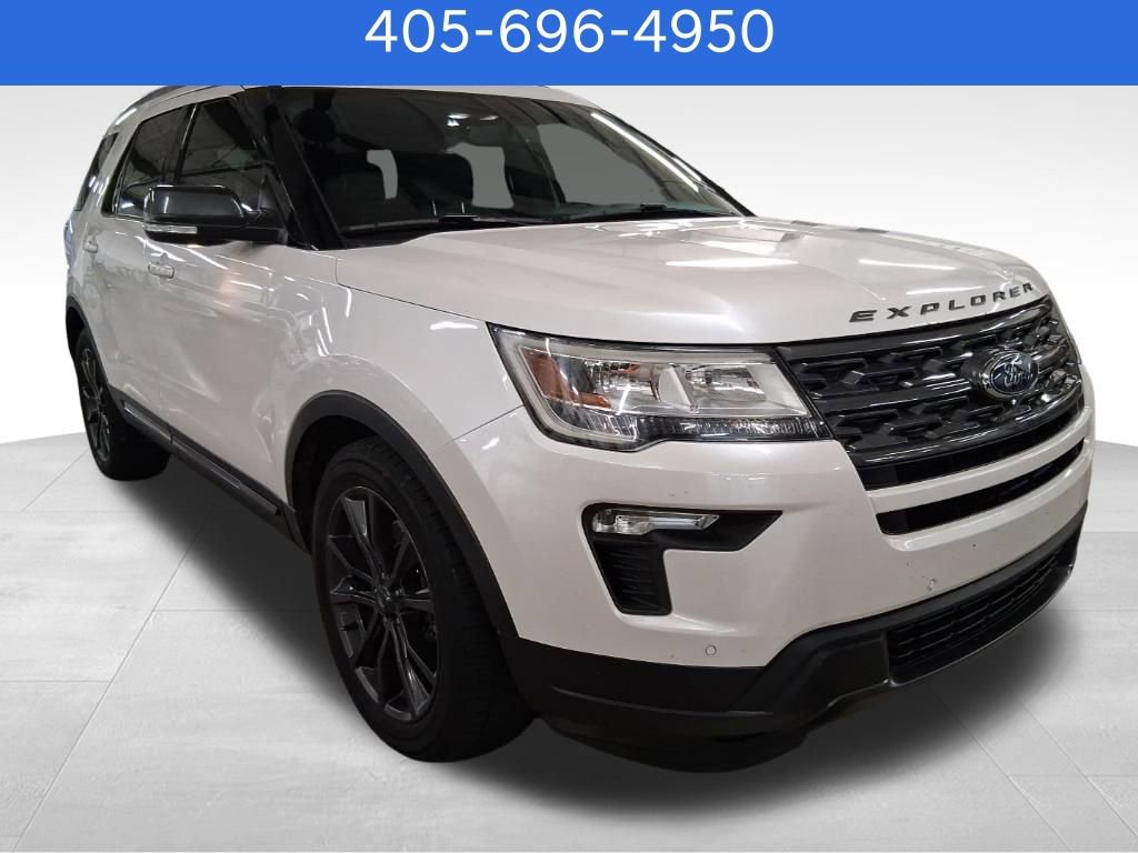 Used 2018 Ford Explorer XLT w/ Equipment Group 202A image 2