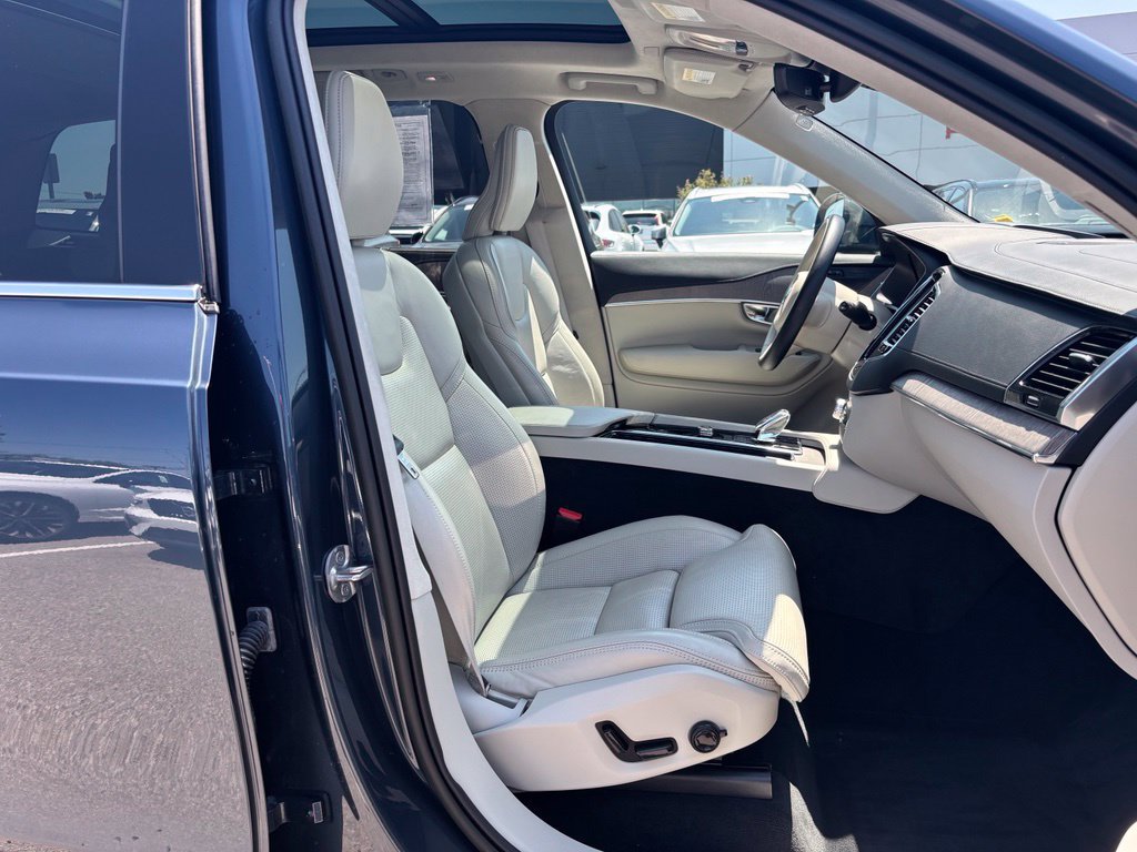 Certified 2023 Volvo XC90 T8 Ultimate w/ Lounge Package AWD/4WD image 20