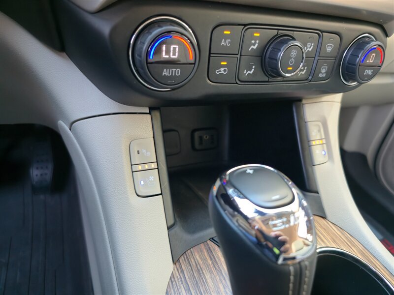 Used 2019 GMC Acadia Denali w/ Technology Package FWD image 25