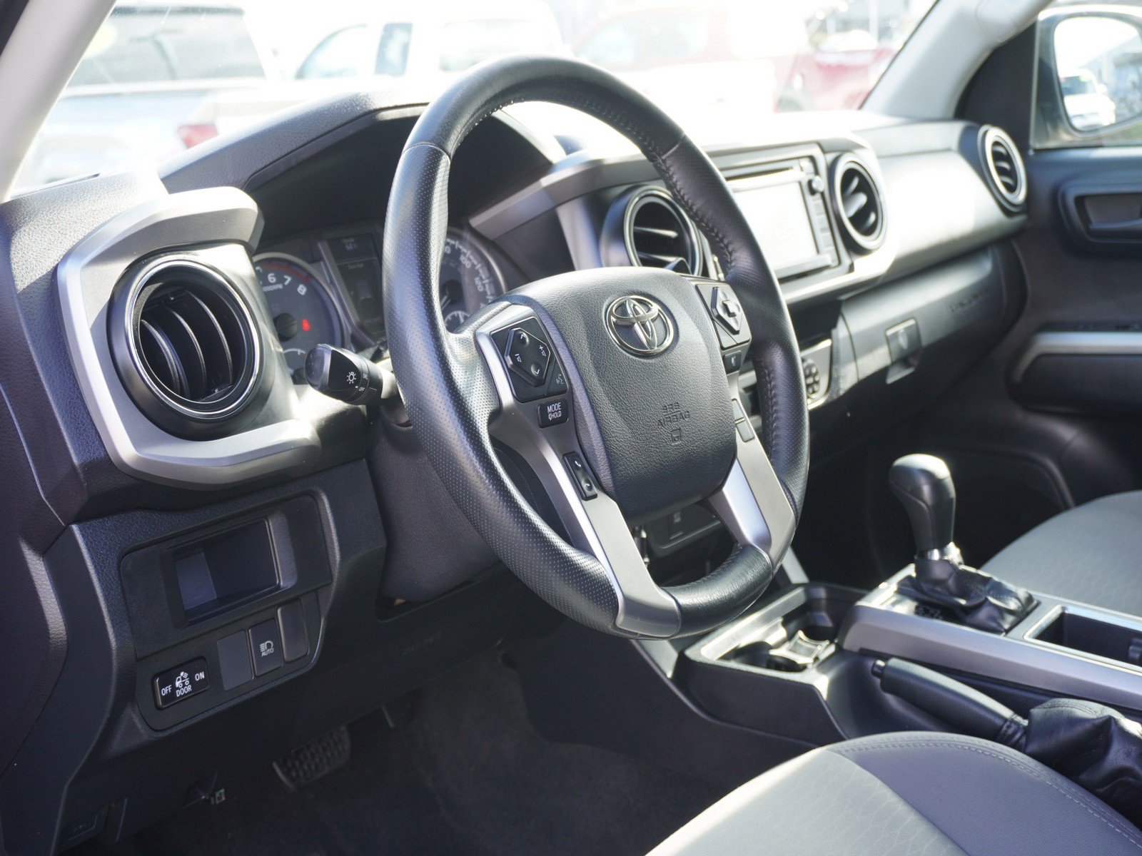 Used 2019 Toyota Tacoma SR5 image 33