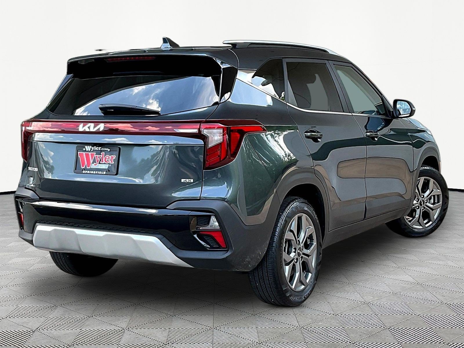 Used 2024 Kia Seltos S AWD/4WD image 6