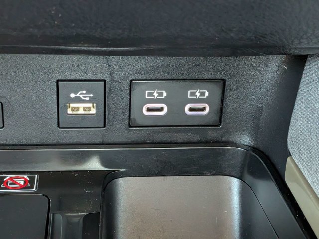 Used 2025 Toyota Camry LE FWD image 23