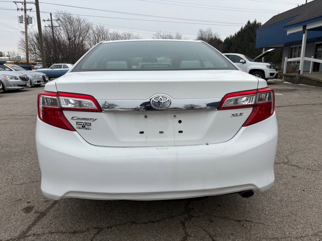 Used 2014 Toyota Camry XLE image 5