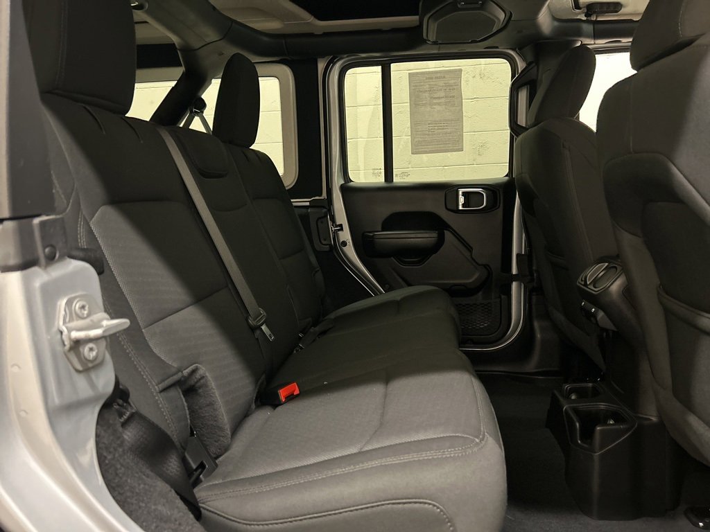 Used 2022 Jeep Wrangler Unlimited Sport image 9