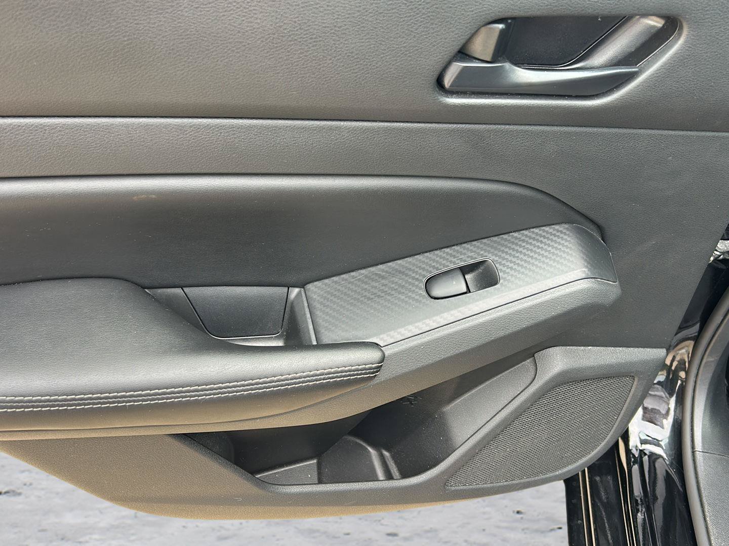 Used 2024 Nissan Altima 2.5 SV FWD image 21