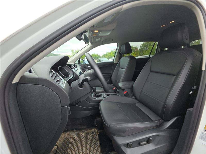 Used 2020 Volkswagen Tiguan SEL AWD/4WD image 6