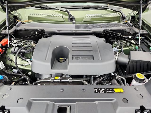New 2026 Land Rover Defender 110 X-Dynamic SE AWD/4WD image 32