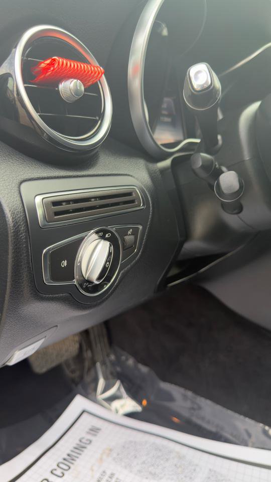 Used 2015 Mercedes-Benz C 300 4MATIC Sedan image 41