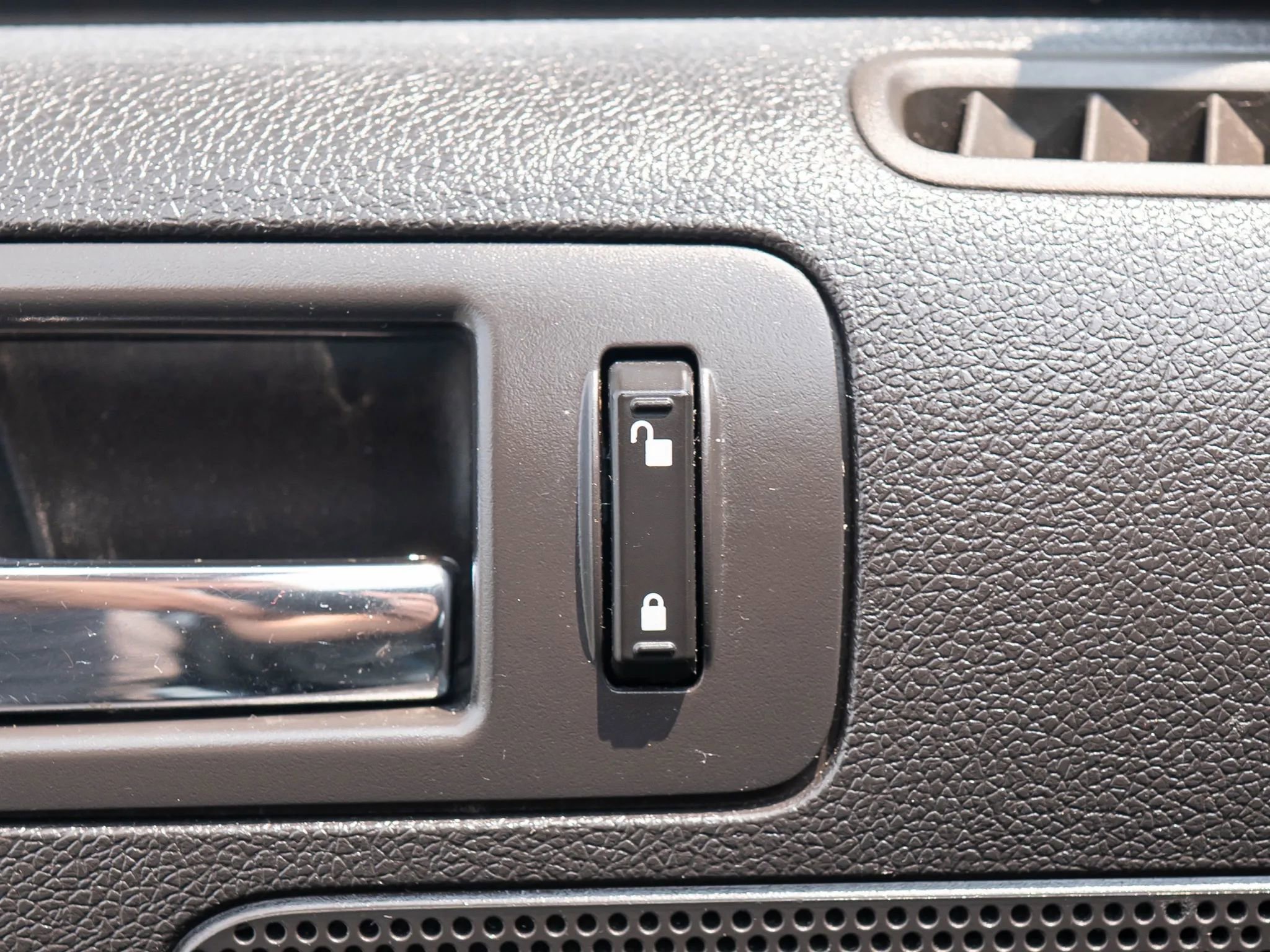 Used 2012 Ford Mustang GT Premium image 34