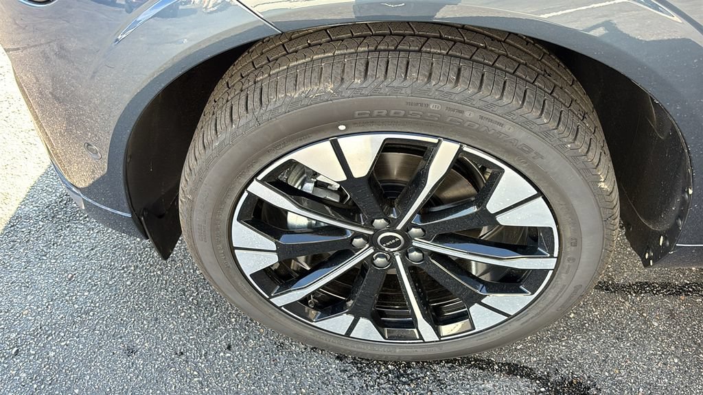 New 2026 Volvo XC60 B5 Plus w/ Protection Package Premier AWD/4WD image 32