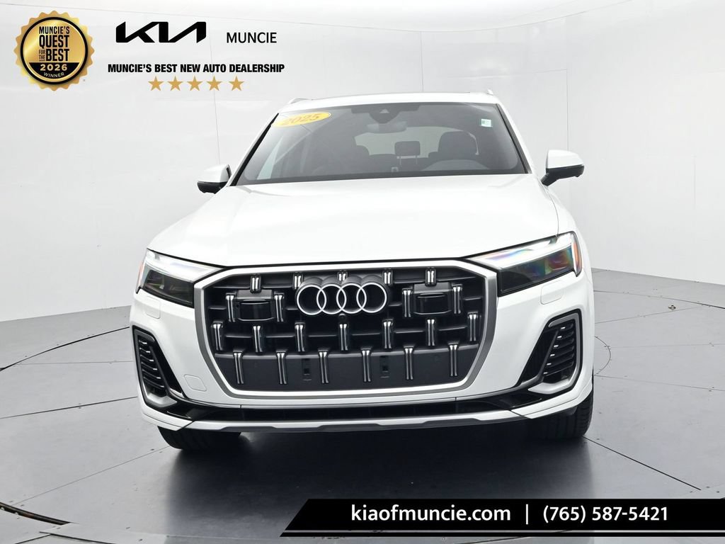 Used 2025 Audi Q7 3.0T Premium Plus AWD/4WD image 3