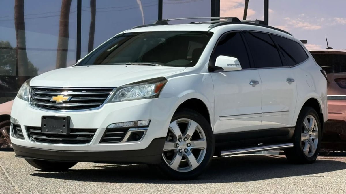 Used 2016 Chevrolet Traverse LTZ w/ LPO, 'HIT The Road' Package FWD image 2