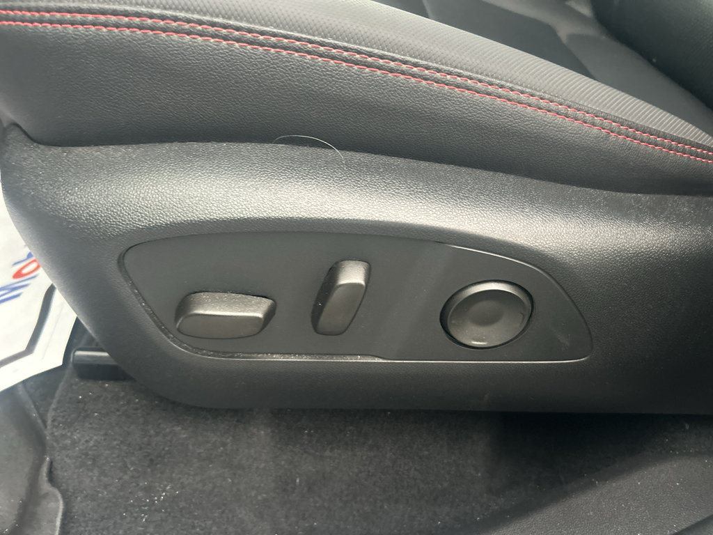 Used 2026 Chevrolet Traverse RS FWD image 18