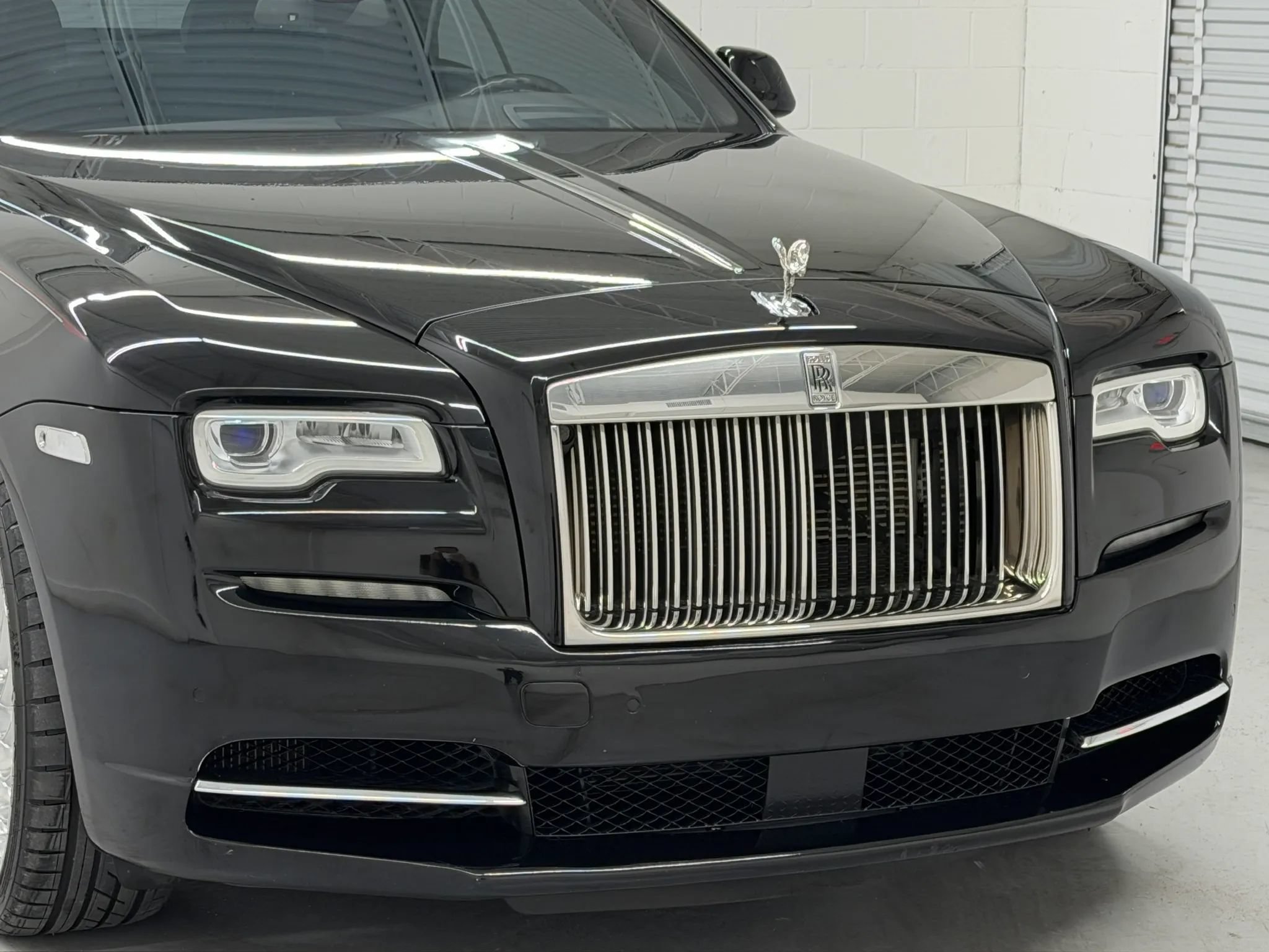 Used 2017 Rolls-Royce Dawn RWD image 91