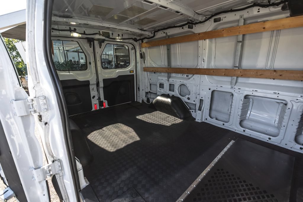 Used 2017 Ford Transit 250 130 Low Roof w/ Exterior Upgrade Package RWD image 22