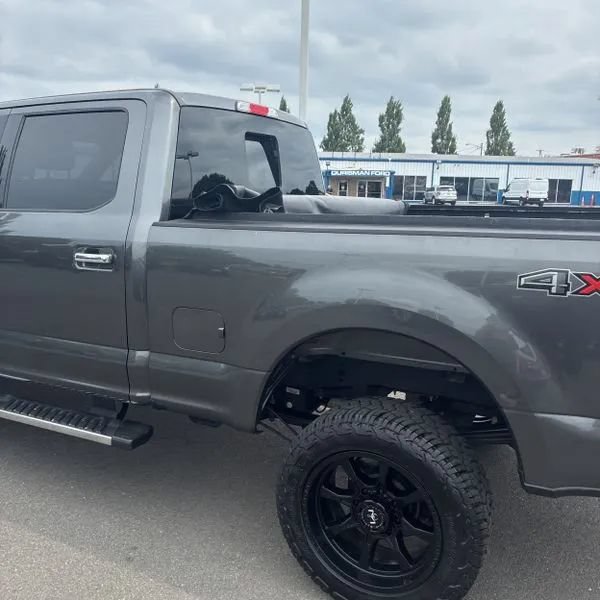 Used 2017 Ford F250 Lariat w/ Chrome Package AWD/4WD image 4