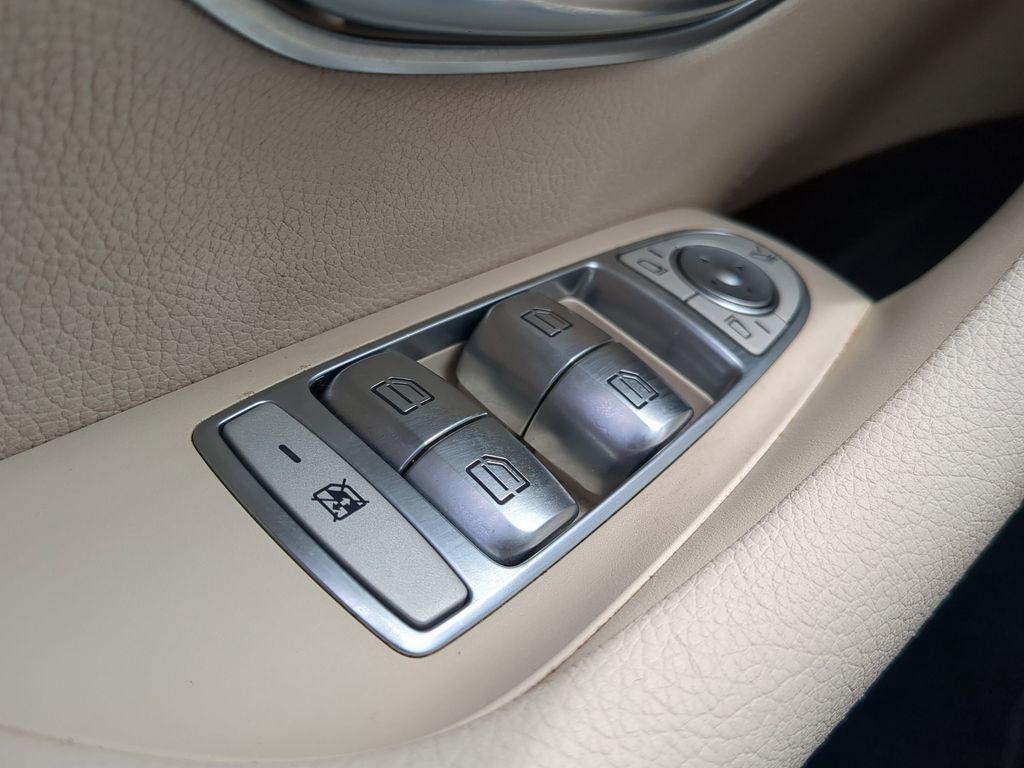 Used 2020 Mercedes-Benz E 350 Sedan image 11