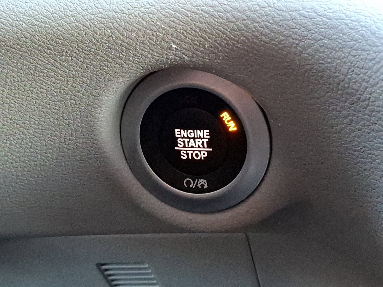 Used 2023 Chrysler Voyager LX FWD image 23
