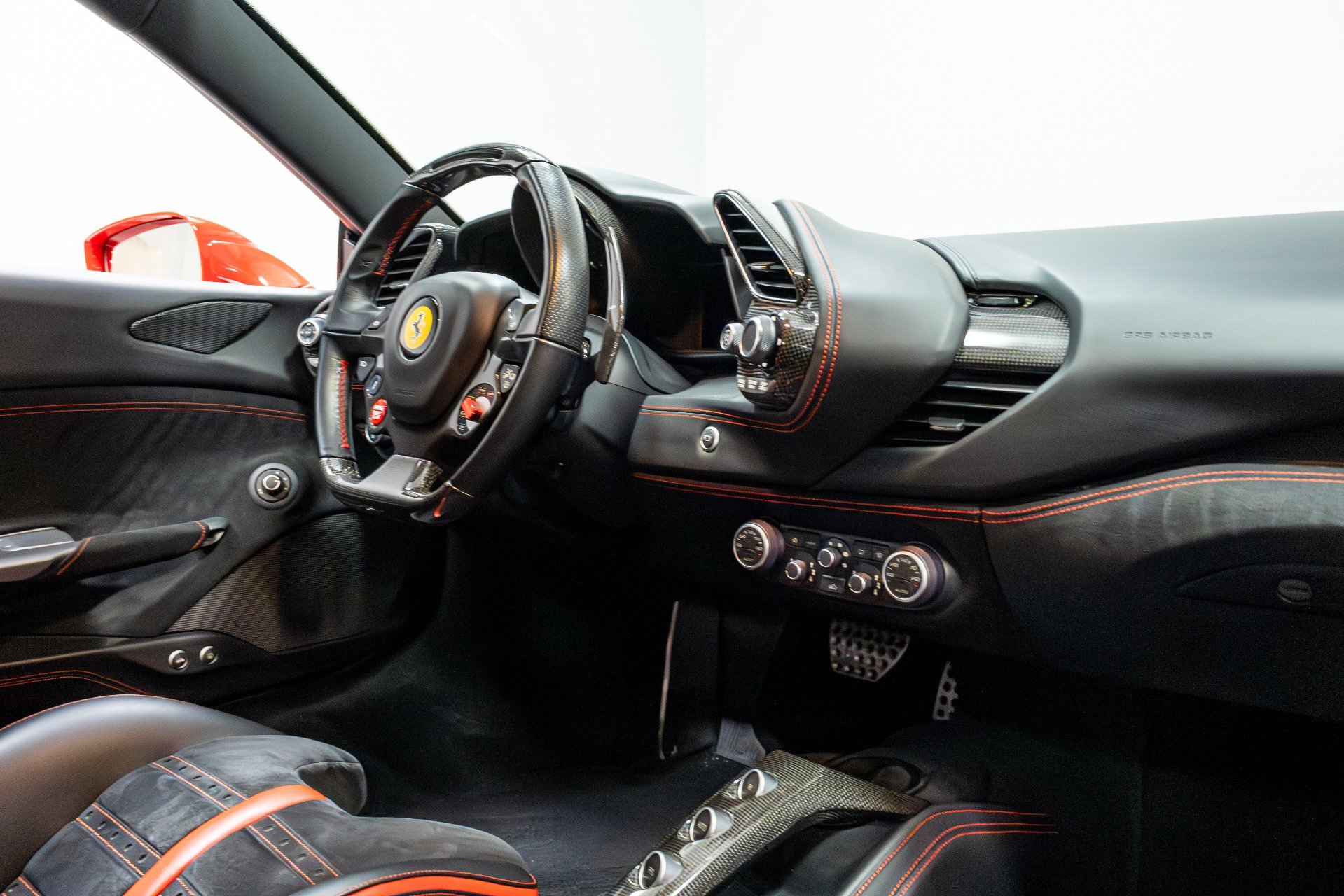 Used 2018 Ferrari 488 GTB image 29