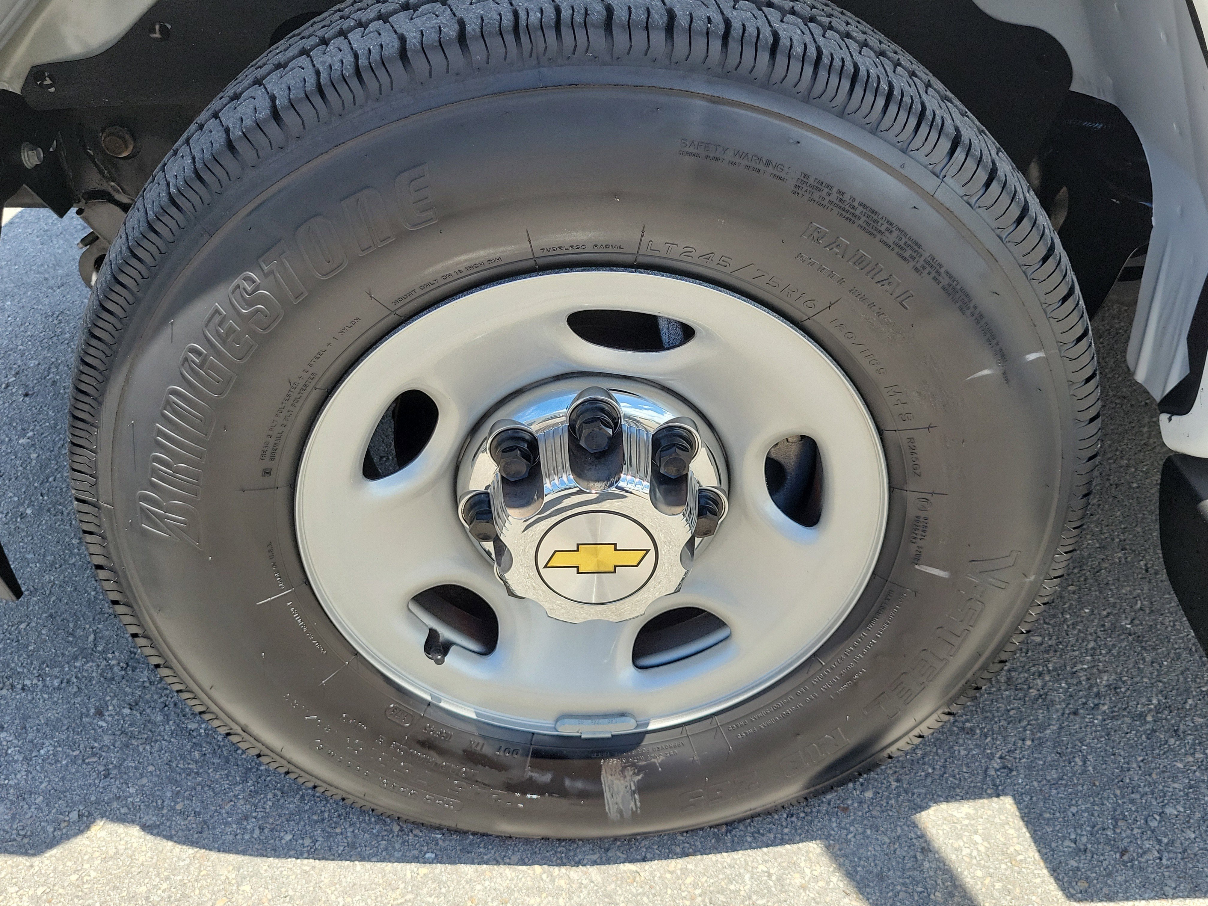 Used 2025 Chevrolet Express 3500 LT w/ LT Preferred Equipment Group RWD image 27