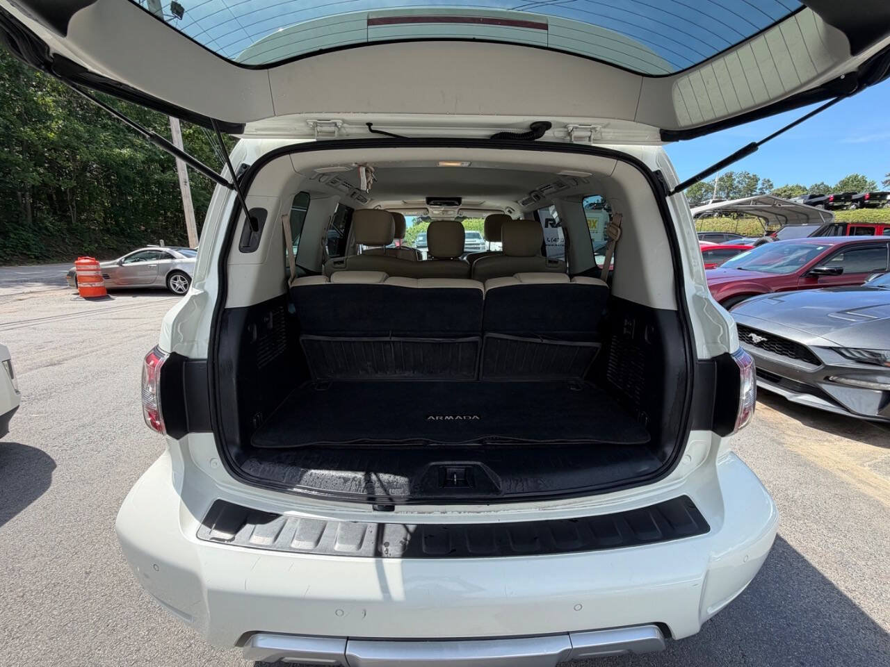 Used 2018 Nissan Armada SL w/ Premium Package RWD image 12