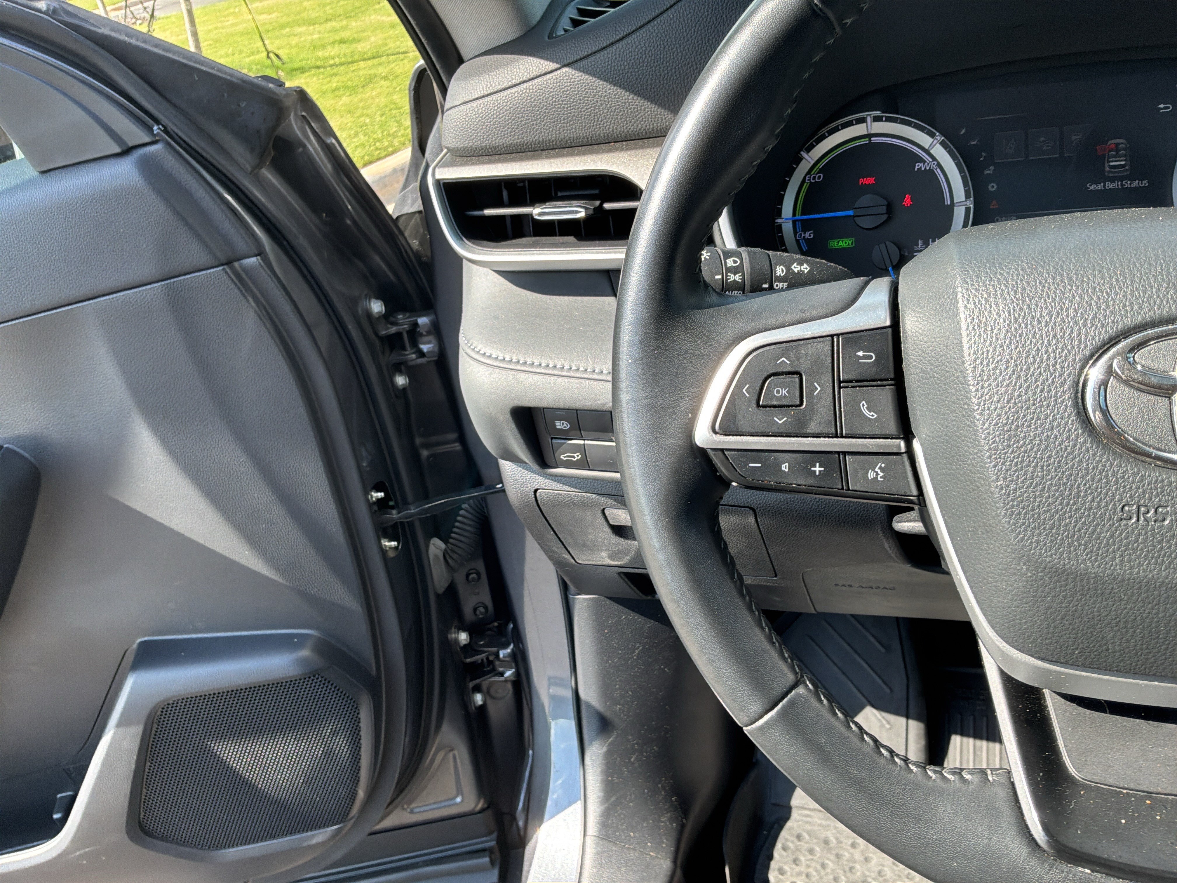 Used 2023 Toyota Highlander XLE FWD image 19
