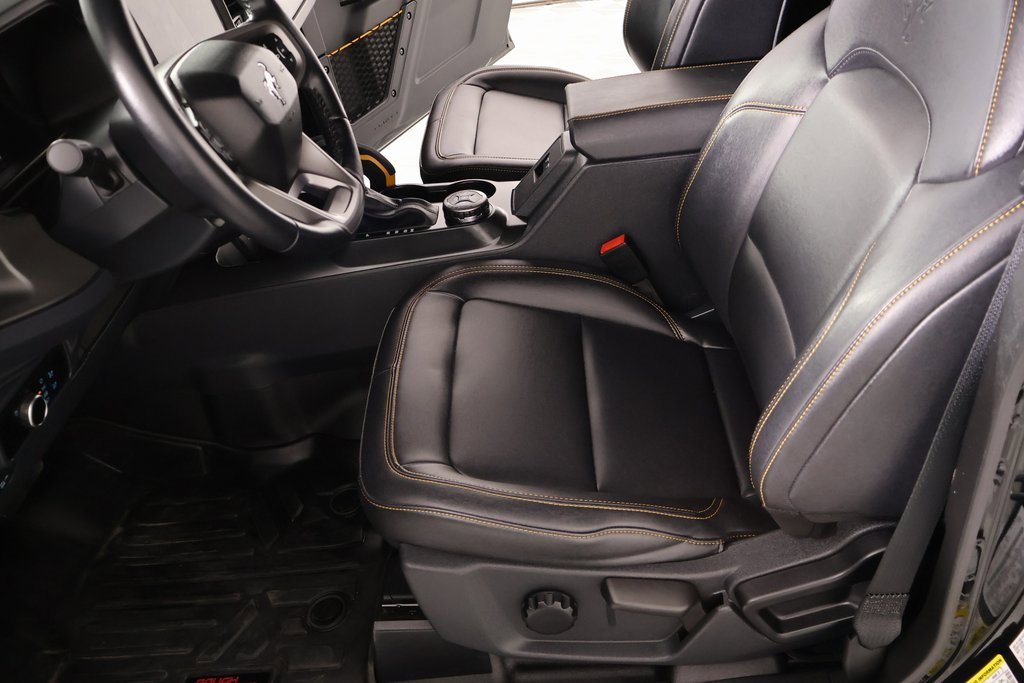 Used 2024 Ford Bronco Badlands image 10