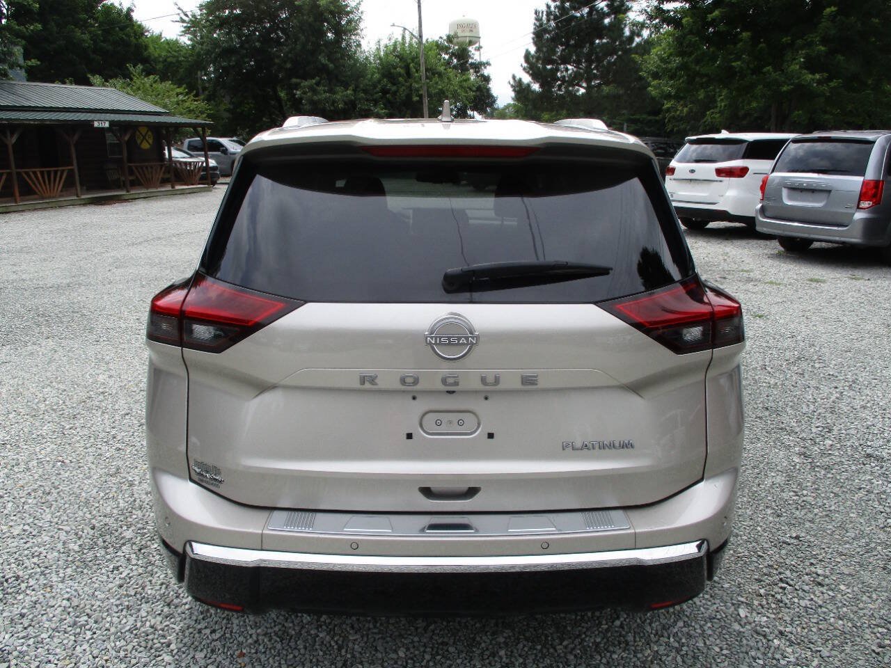 Used 2024 Nissan Rogue Platinum w/ Platinum Premium Package FWD image 4