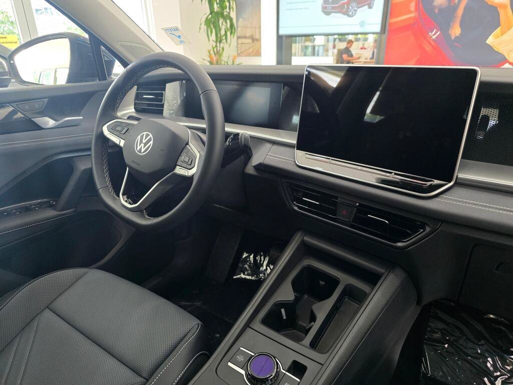 New 2026 Volkswagen Tiguan SE AWD/4WD image 7