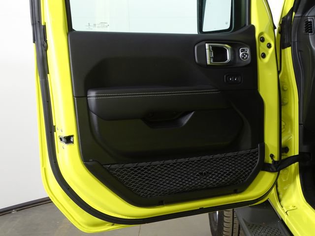 Used 2023 Jeep Wrangler Unlimited Sahara w/ Cold Weather Group image 17