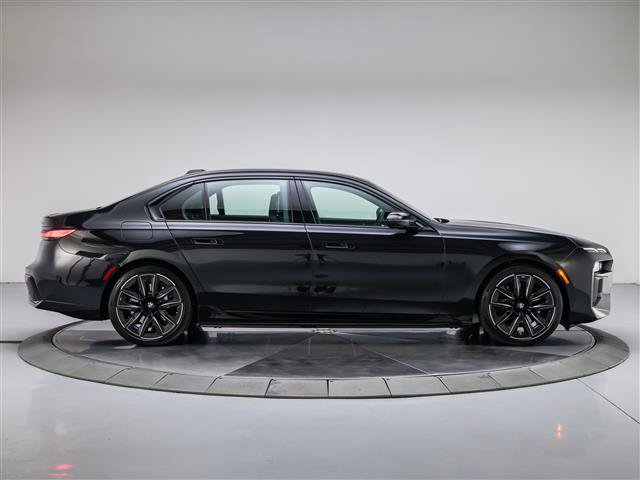 Used 2026 BMW i7 eDrive50 w/ M Sport Package RWD image 6