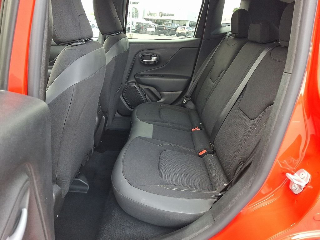 Used 2023 Jeep Renegade Altitude AWD/4WD image 11