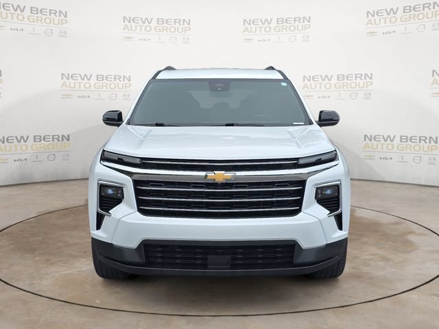Used 2025 Chevrolet Traverse LT FWD image 8